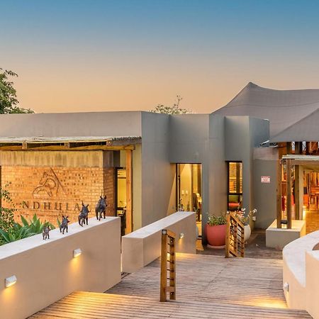 Ndhula Luxury Tented Lodge White River Exteriör bild