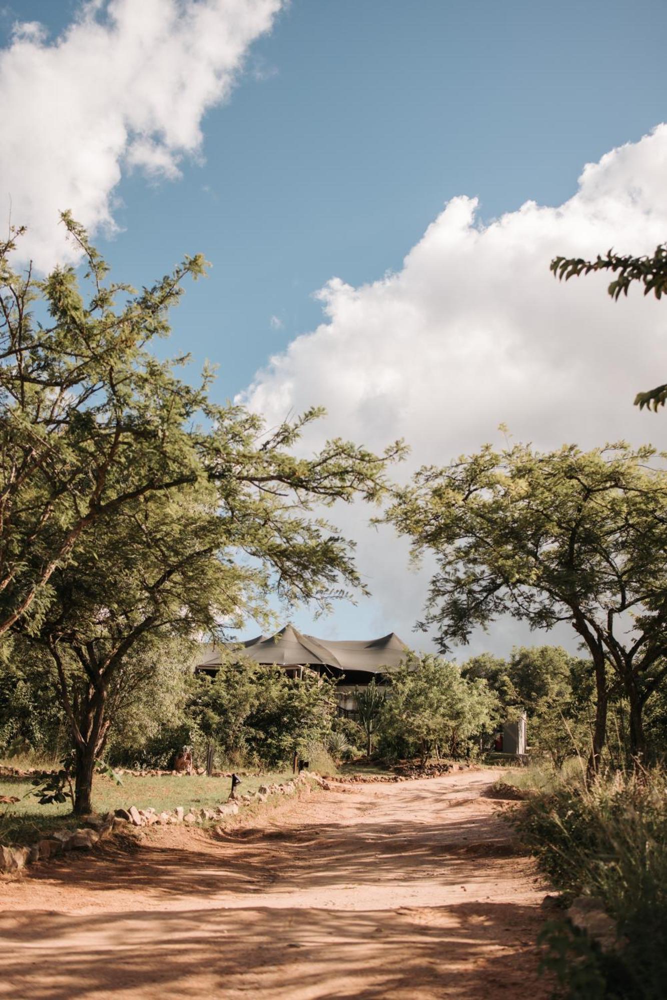 Ndhula Luxury Tented Lodge White River Exteriör bild
