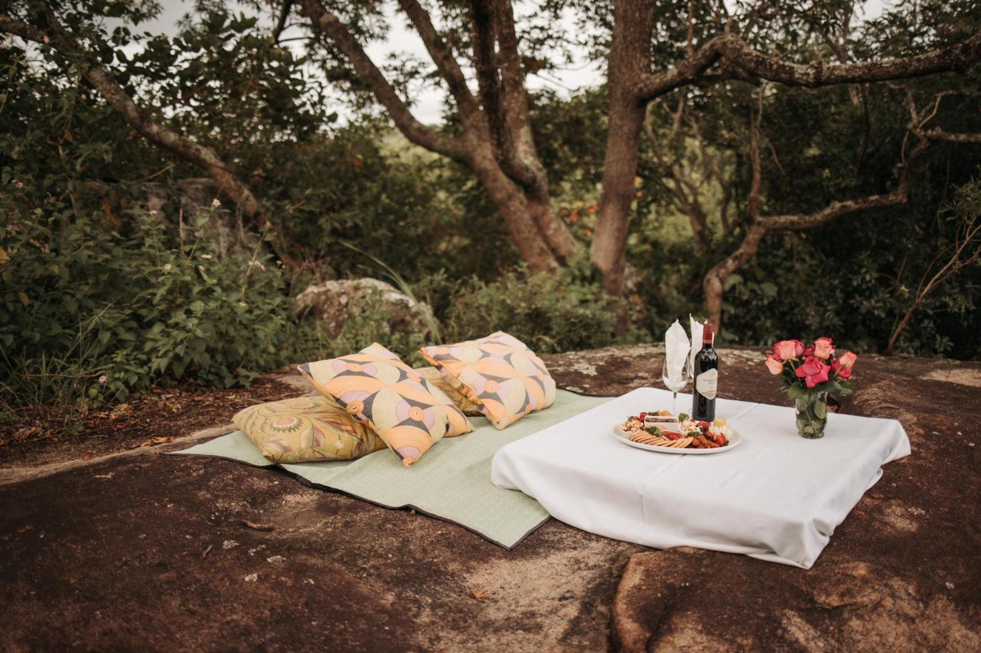 Ndhula Luxury Tented Lodge White River Exteriör bild