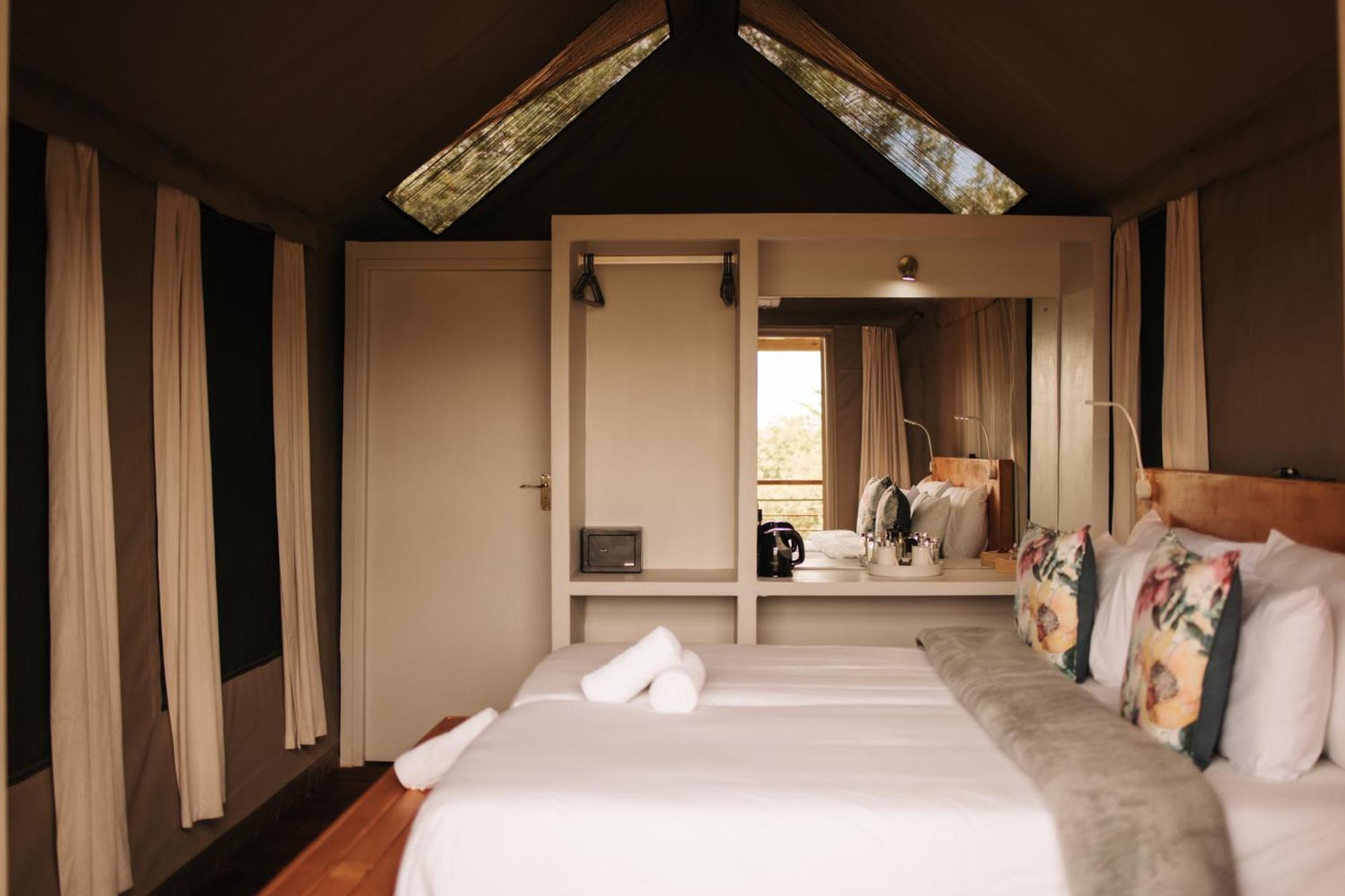 Ndhula Luxury Tented Lodge White River Exteriör bild