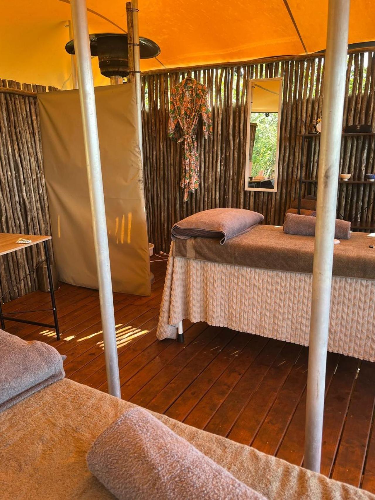 Ndhula Luxury Tented Lodge White River Exteriör bild