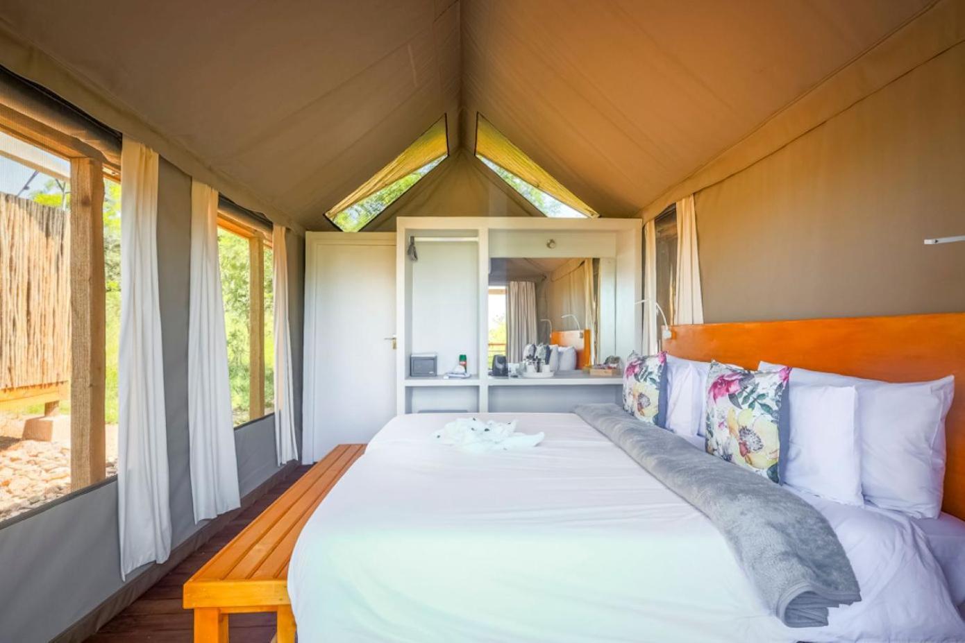 Ndhula Luxury Tented Lodge White River Exteriör bild