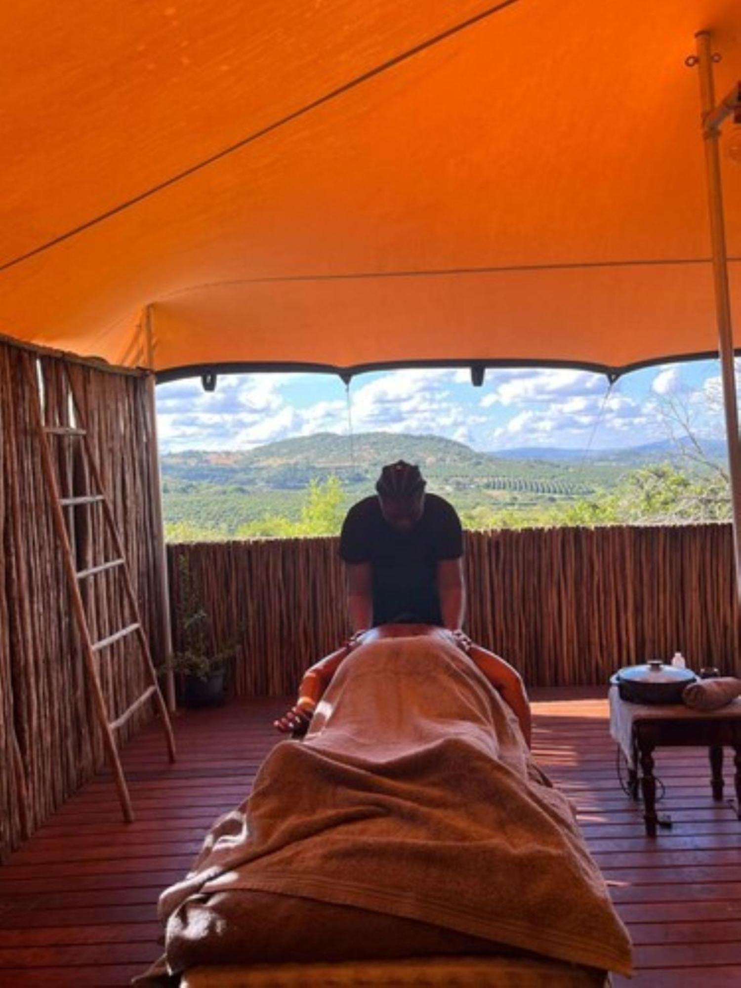 Ndhula Luxury Tented Lodge White River Exteriör bild